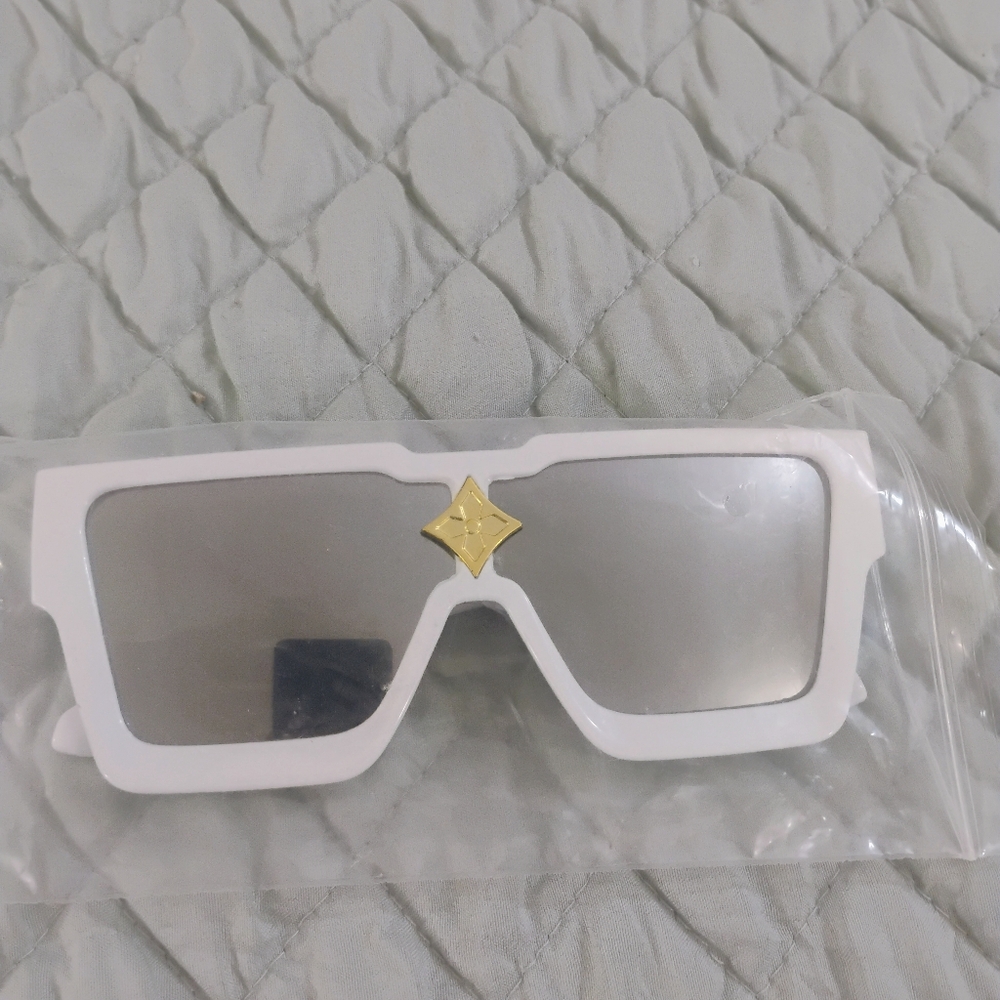 Mirrored framed white shades